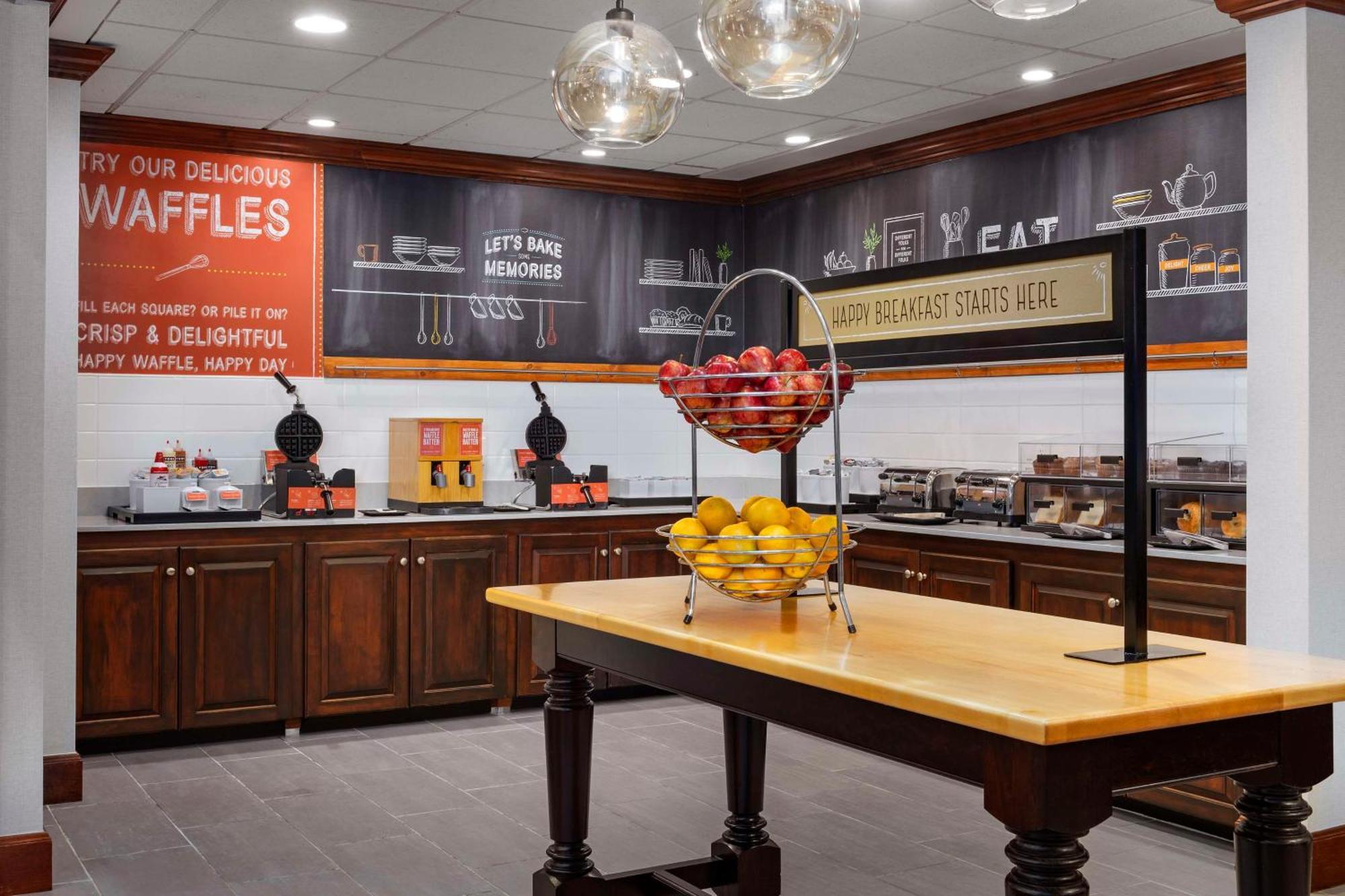 Hampton Inn & Suites At Lake Mary Colonial Townpark Екстериор снимка